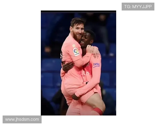 登贝莱追星梅西名场面!更衣室勾肩搭背聊 5 分钟,巴萨老队友再续兄弟情 登贝莱追星梅西名场面!更衣室勾肩搭背聊 5 分钟,巴萨老队友再续兄弟情