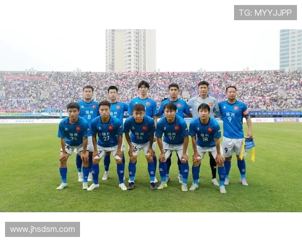 苏超球迷赛后 “最帅捡垃圾” 人走场净成文明标杆(3) 苏超球迷赛后 “最帅捡垃圾” 人走场净成文明标杆(3)